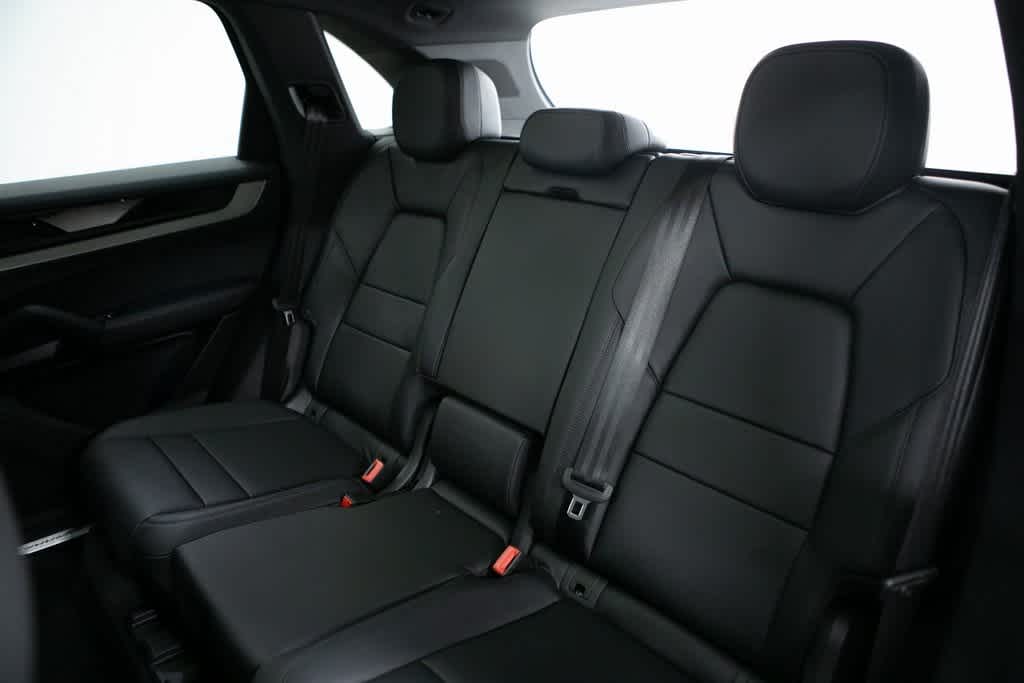 Thumbnail: 2025 Porsche Cayenne - 34