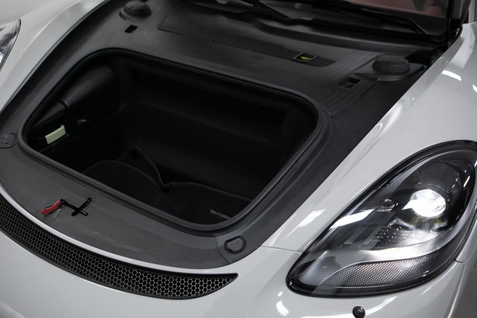 Thumbnail: 2022 Porsche  - 28