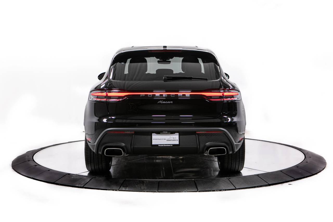 Thumbnail: 2026 Porsche Macan - 6