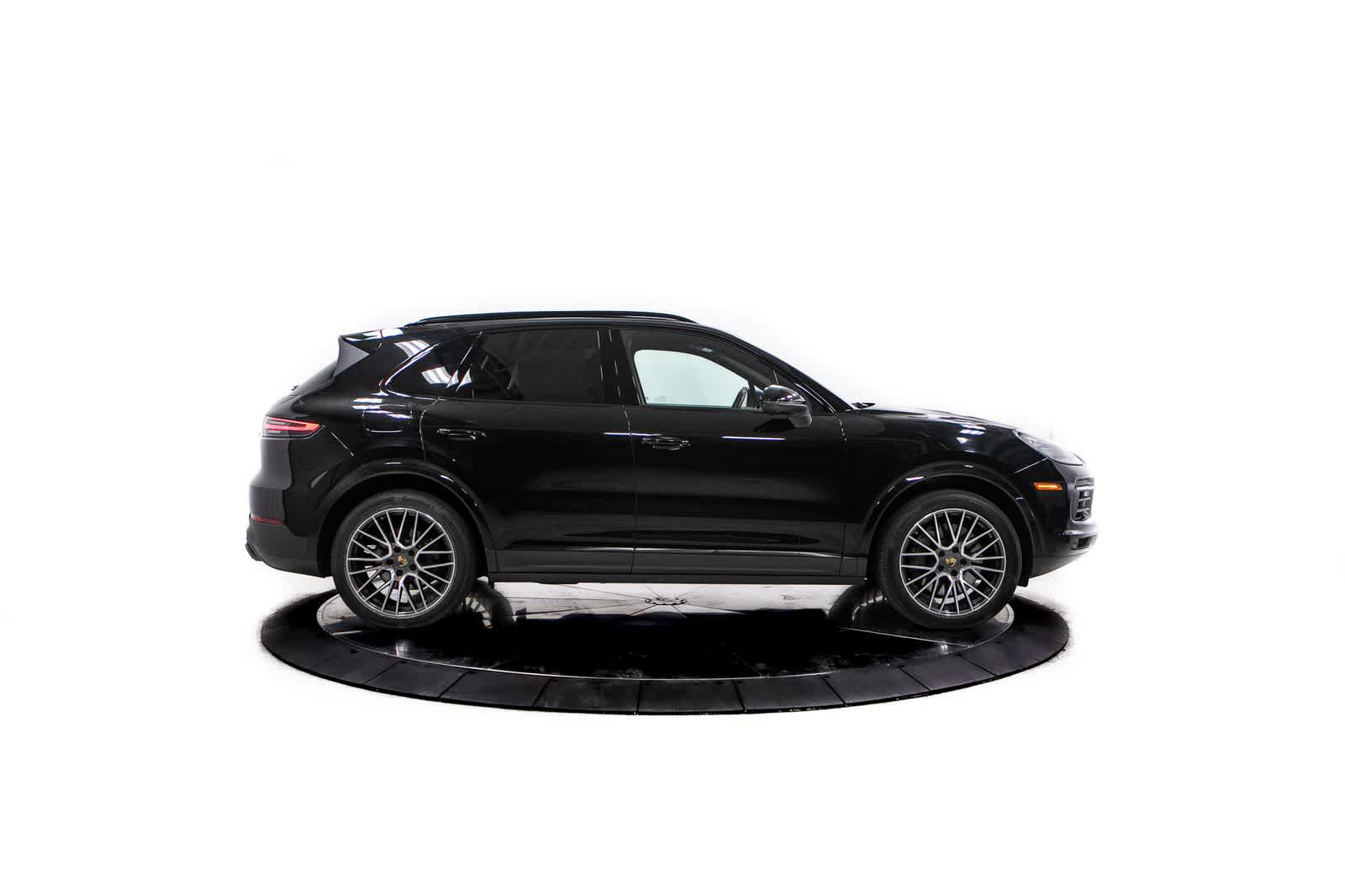 Thumbnail: 2023 Porsche Cayenne - 8