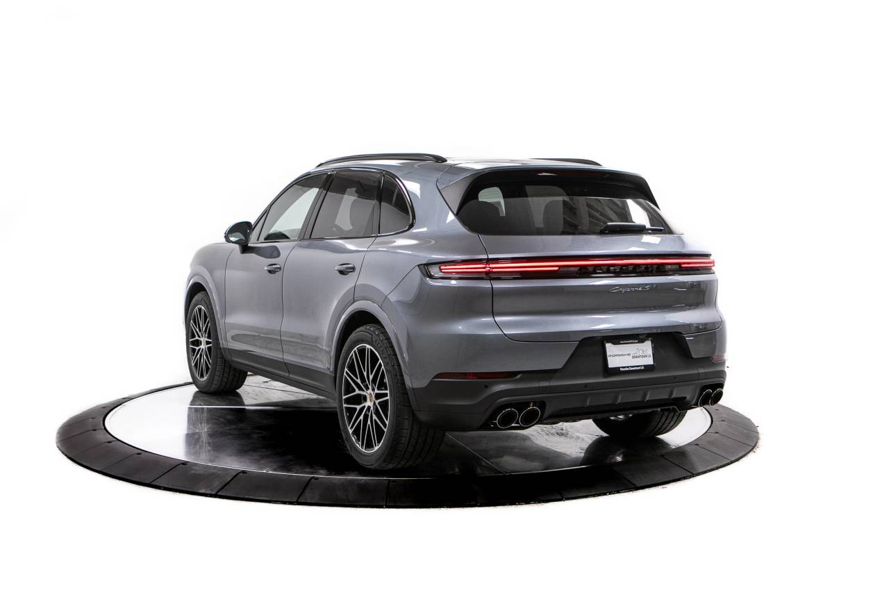 Thumbnail: 2026 Porsche Cayenne - 3