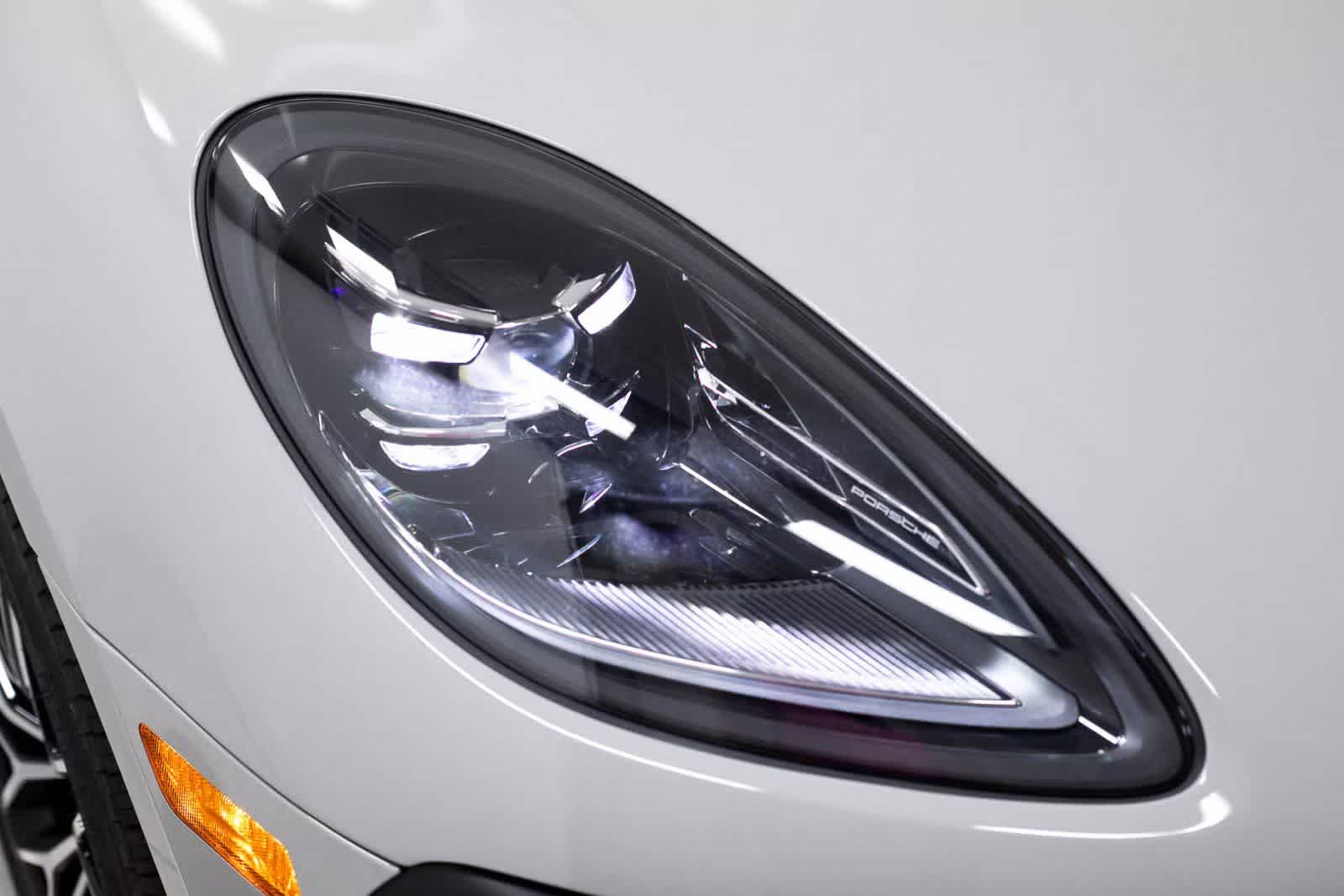 Thumbnail: 2025 Porsche Macan - 33