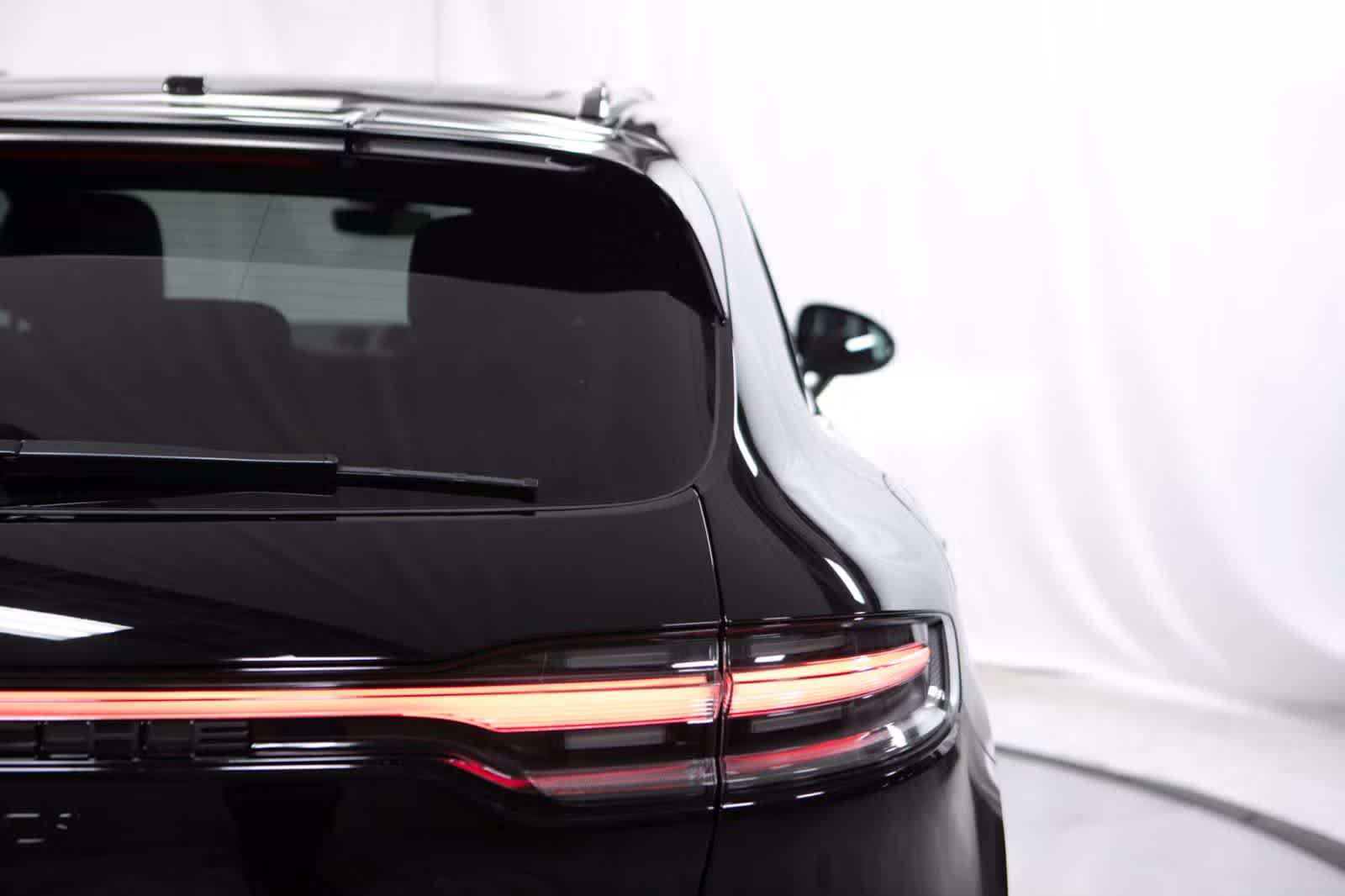 Thumbnail: 2026 Porsche Macan - 21