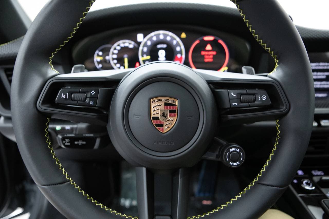 Thumbnail: 2026 Porsche 911 - 20