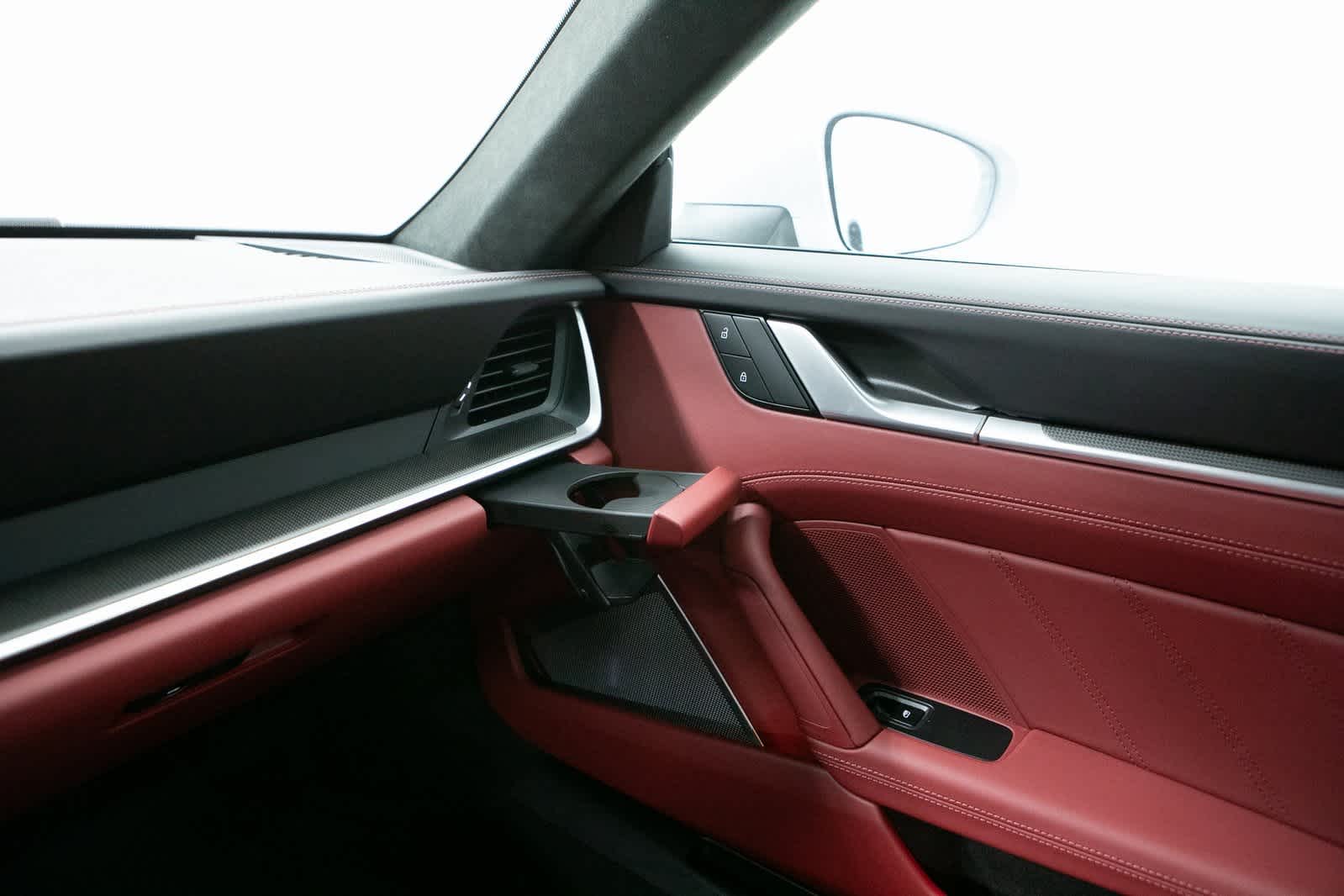 Thumbnail: 2025 Porsche 911 - 27