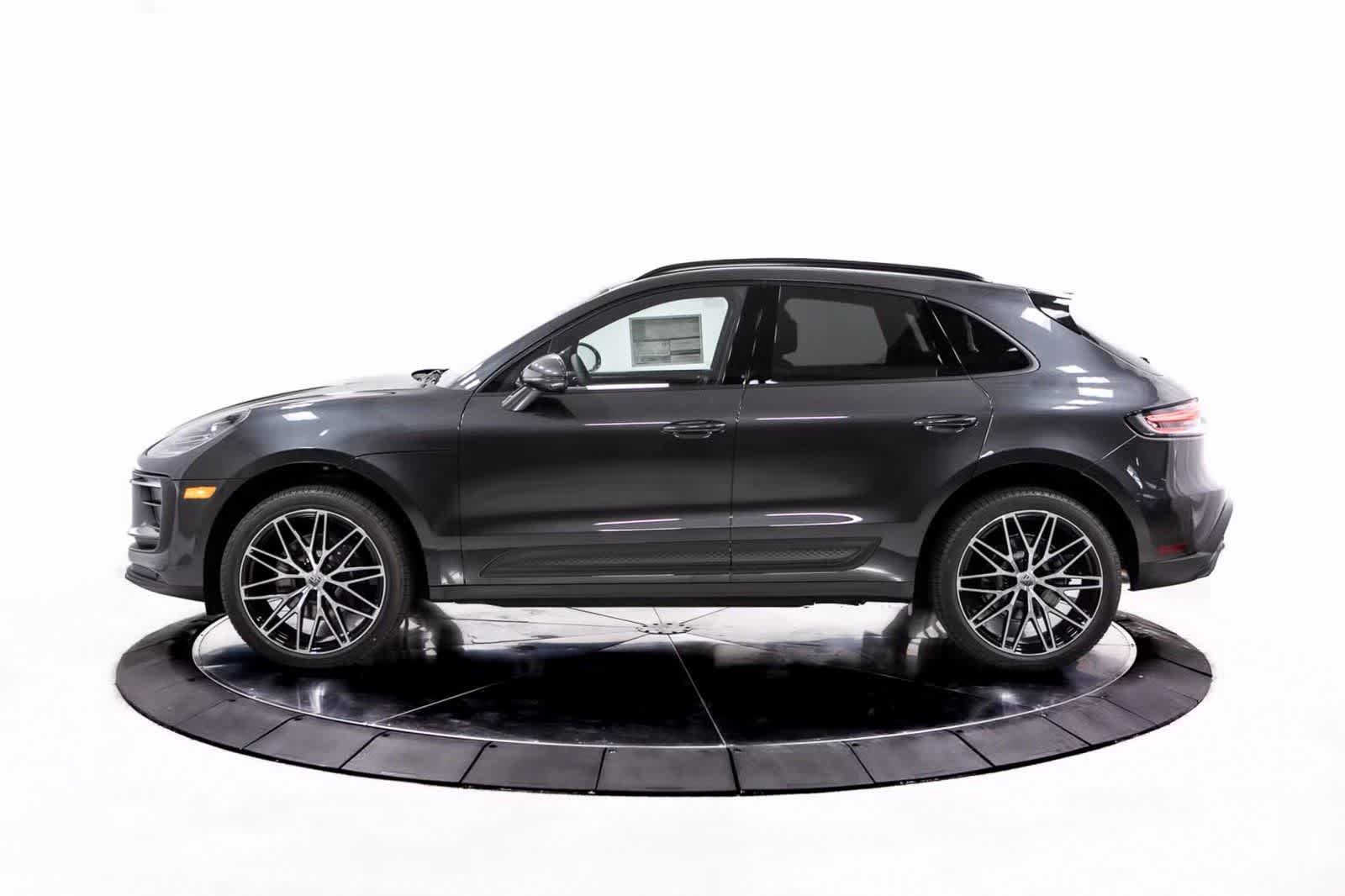 Thumbnail: 2026 Porsche Macan - 2