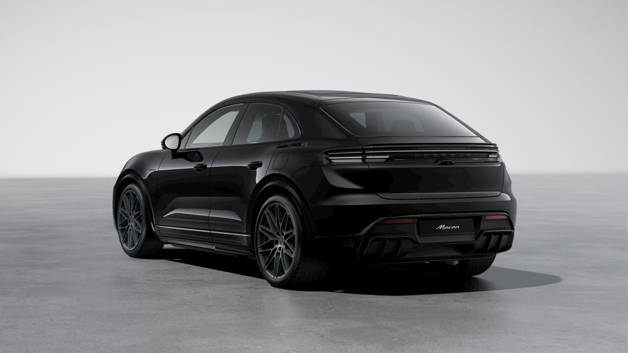 Thumbnail: 2026 Porsche Macan - 3