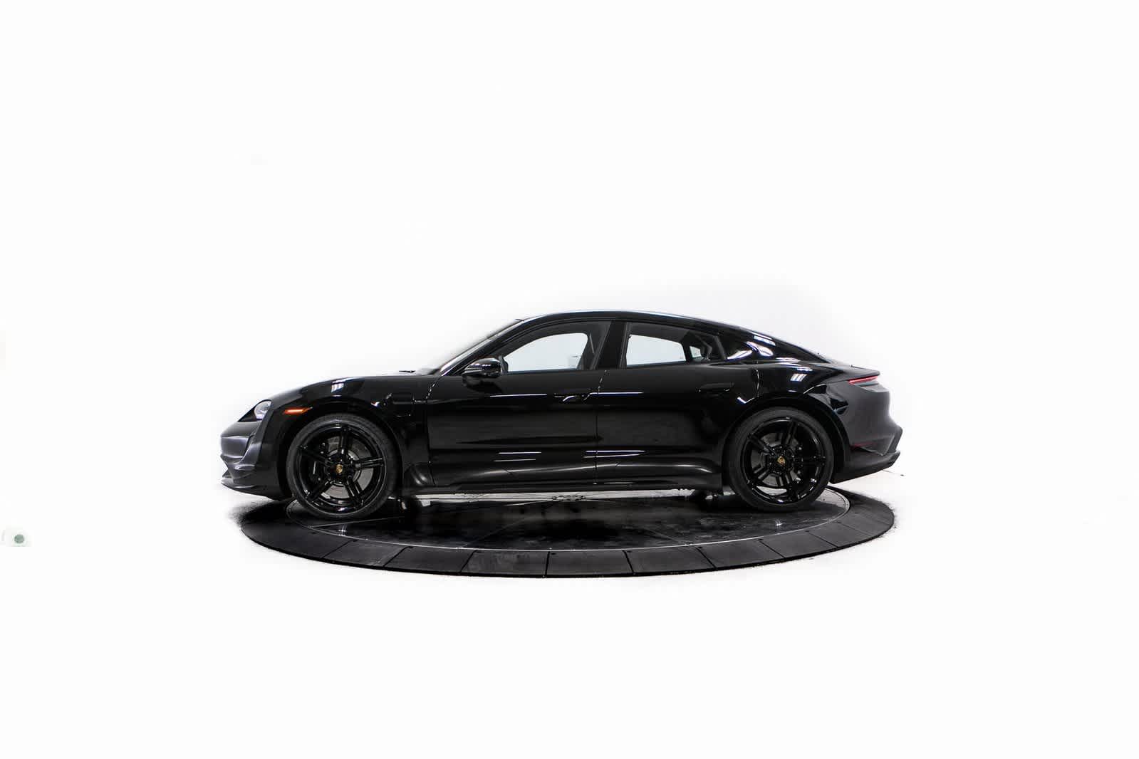 Thumbnail: 2022 Porsche Taycan - 2