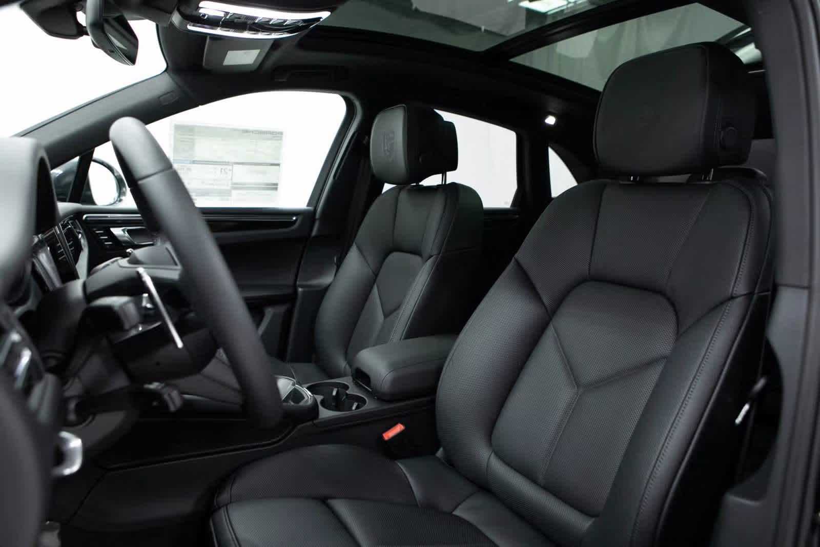 Thumbnail: 2025 Porsche Macan - 5