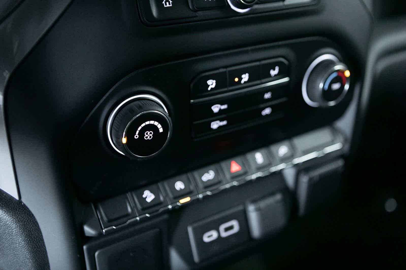 Thumbnail: 2022 Chevrolet Silverado 1500 - 16