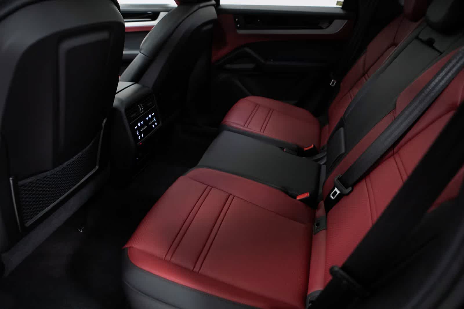 Thumbnail: 2025 Porsche Cayenne - 37