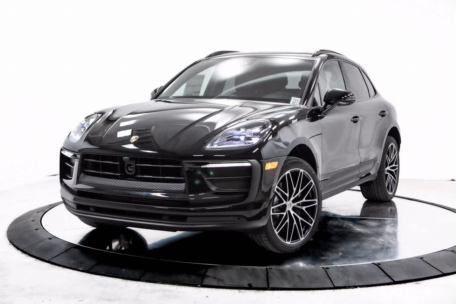 2025 Porsche Macan's photo
