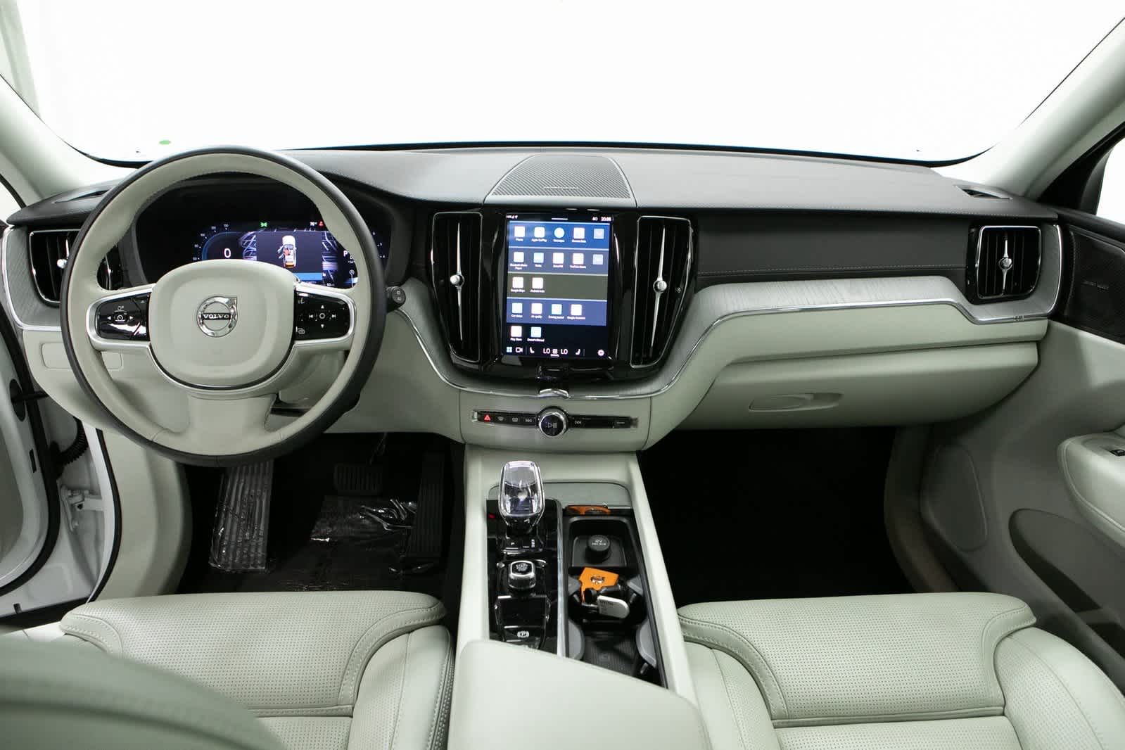 Thumbnail: 2024 Volvo XC60 - 13