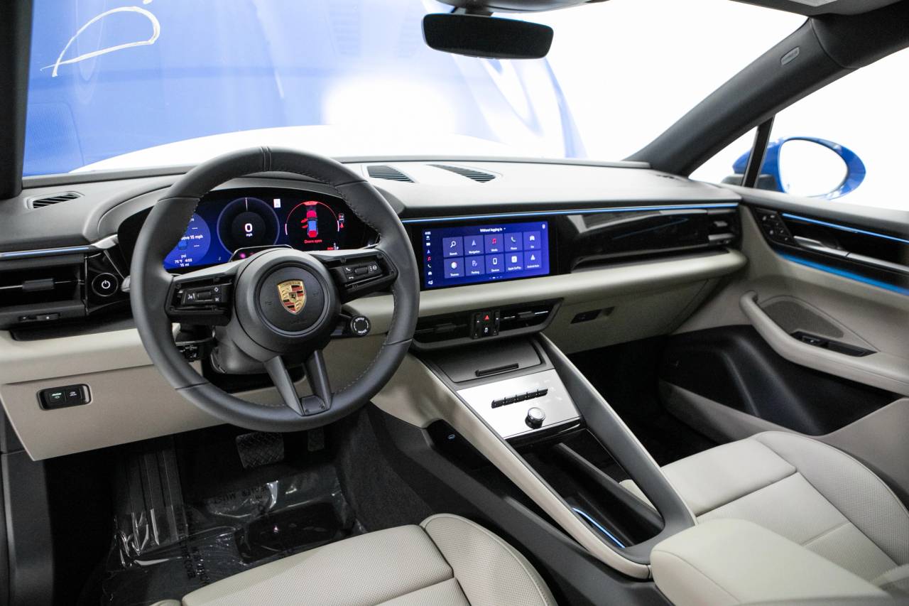 Thumbnail: 2026 Porsche Macan - 19