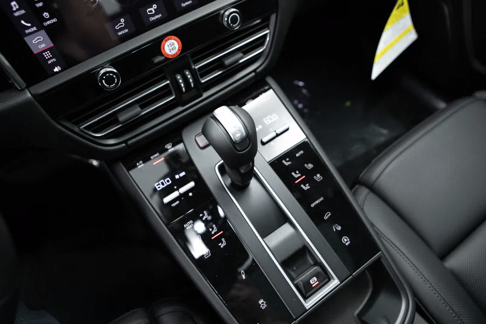 Thumbnail: 2026 Porsche Macan - 29