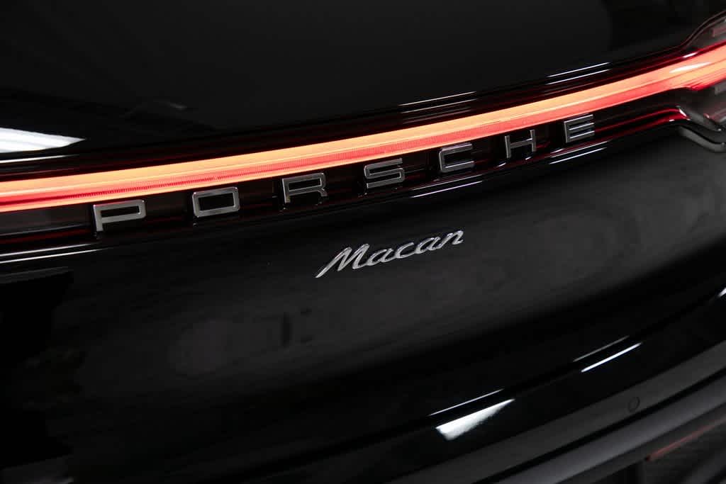 Thumbnail: 2025 Porsche Macan - 37