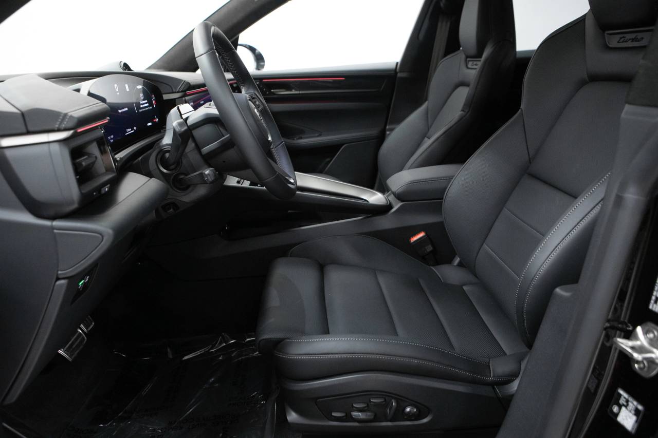 Thumbnail: 2026 Porsche Macan - 23