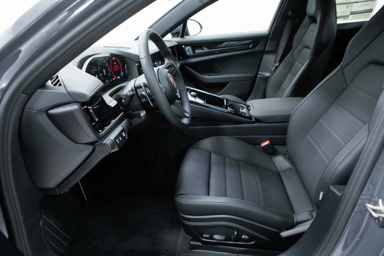 Thumbnail: 2026 Porsche Panamera - 22