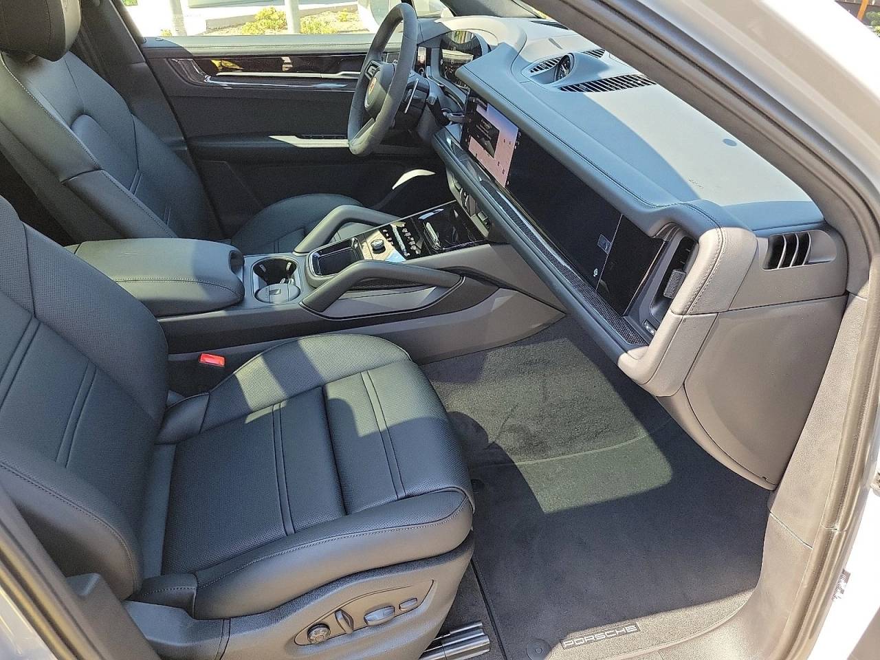 Thumbnail: 2026 Porsche Cayenne - 28