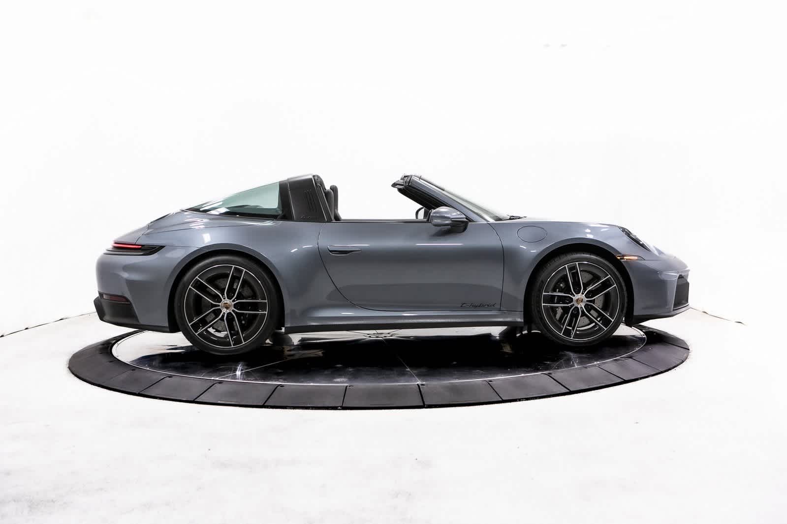 Thumbnail: 2025 Porsche 911 - 8