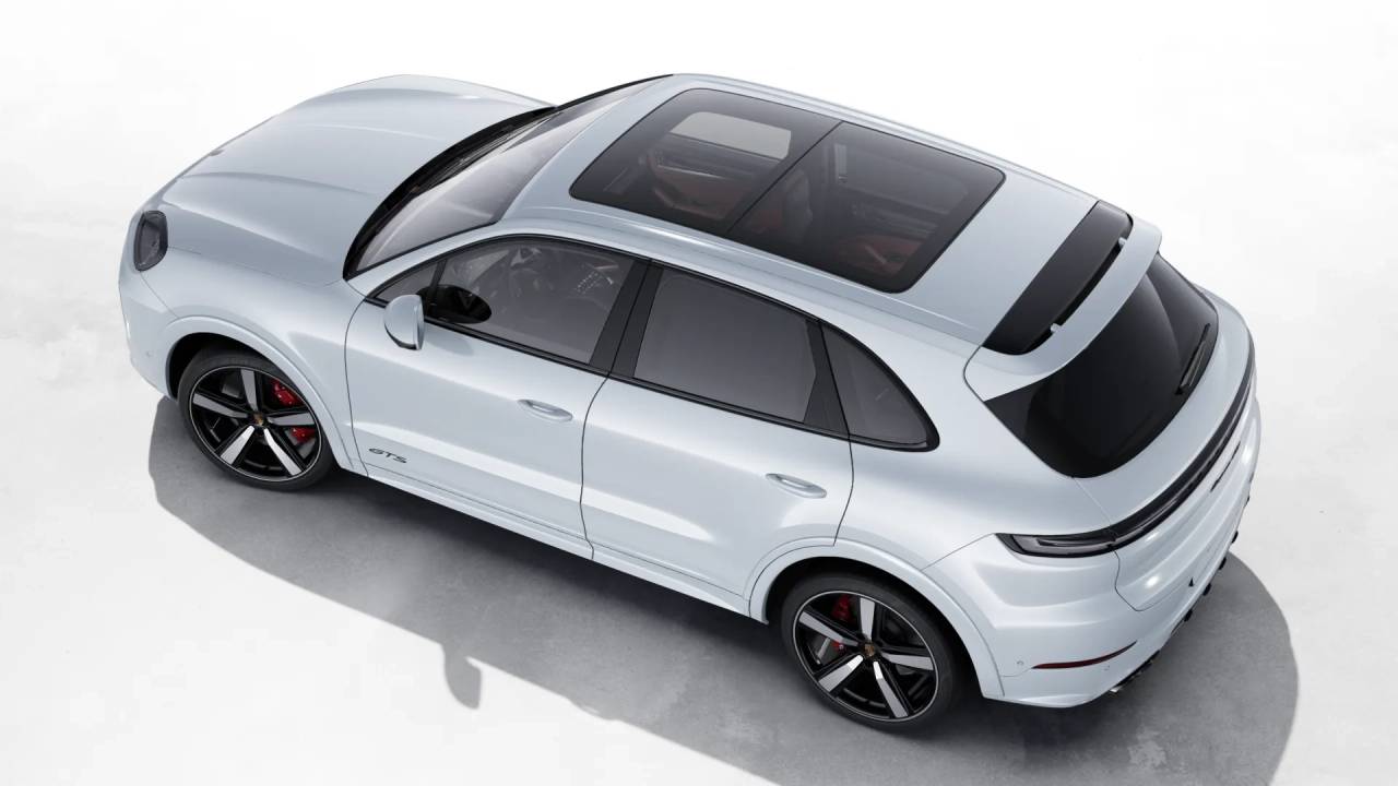 2026 Porsche Cayenne GTS photo 4