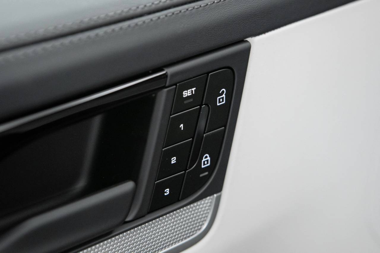 Thumbnail: 2026 Porsche Cayenne - 24