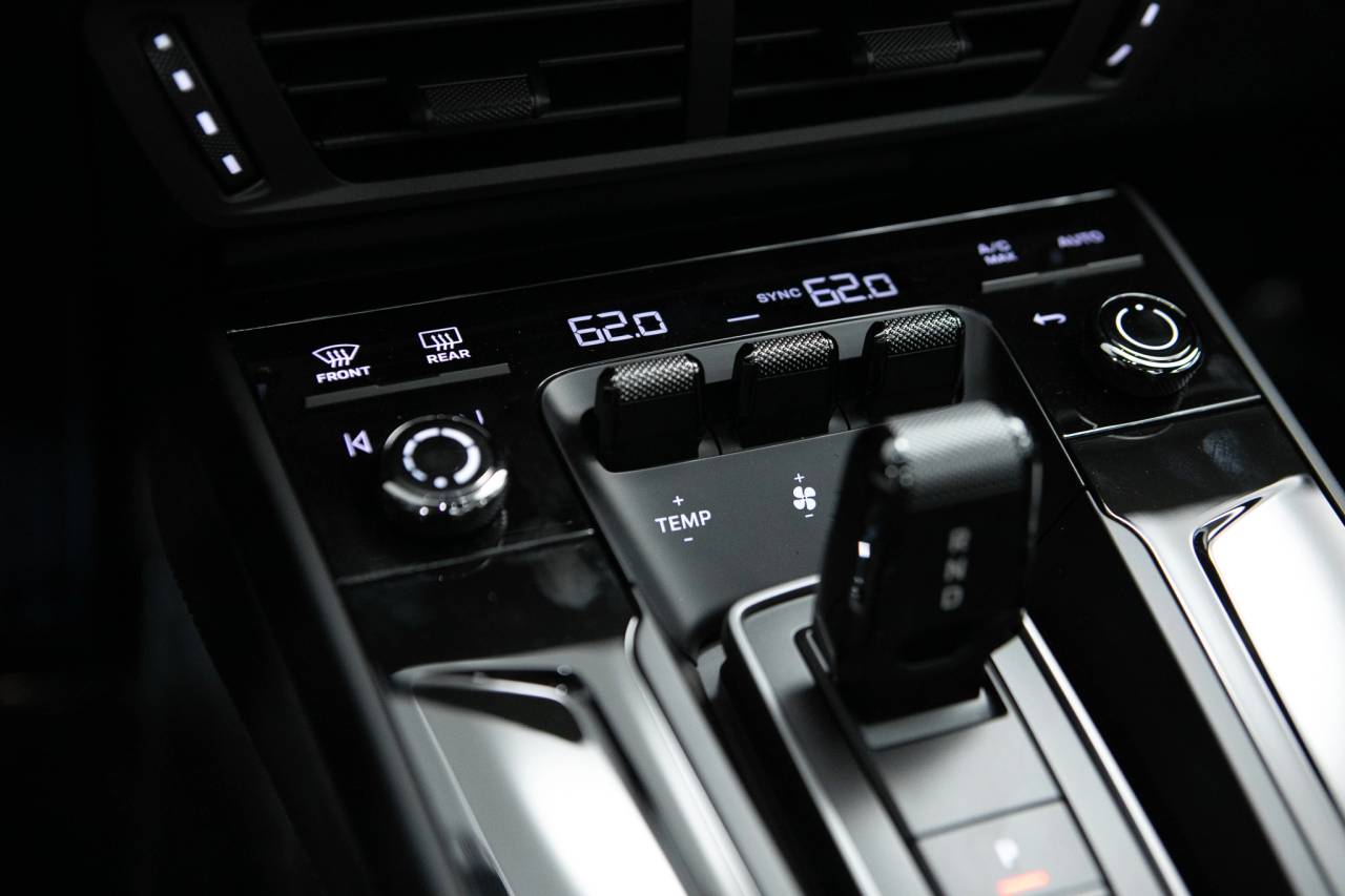 Thumbnail: 2026 Porsche 911 - 31