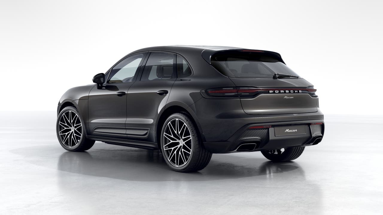 Thumbnail: 2026 Porsche Macan - 3