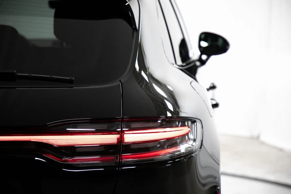 Thumbnail: 2025 Porsche Macan - 39