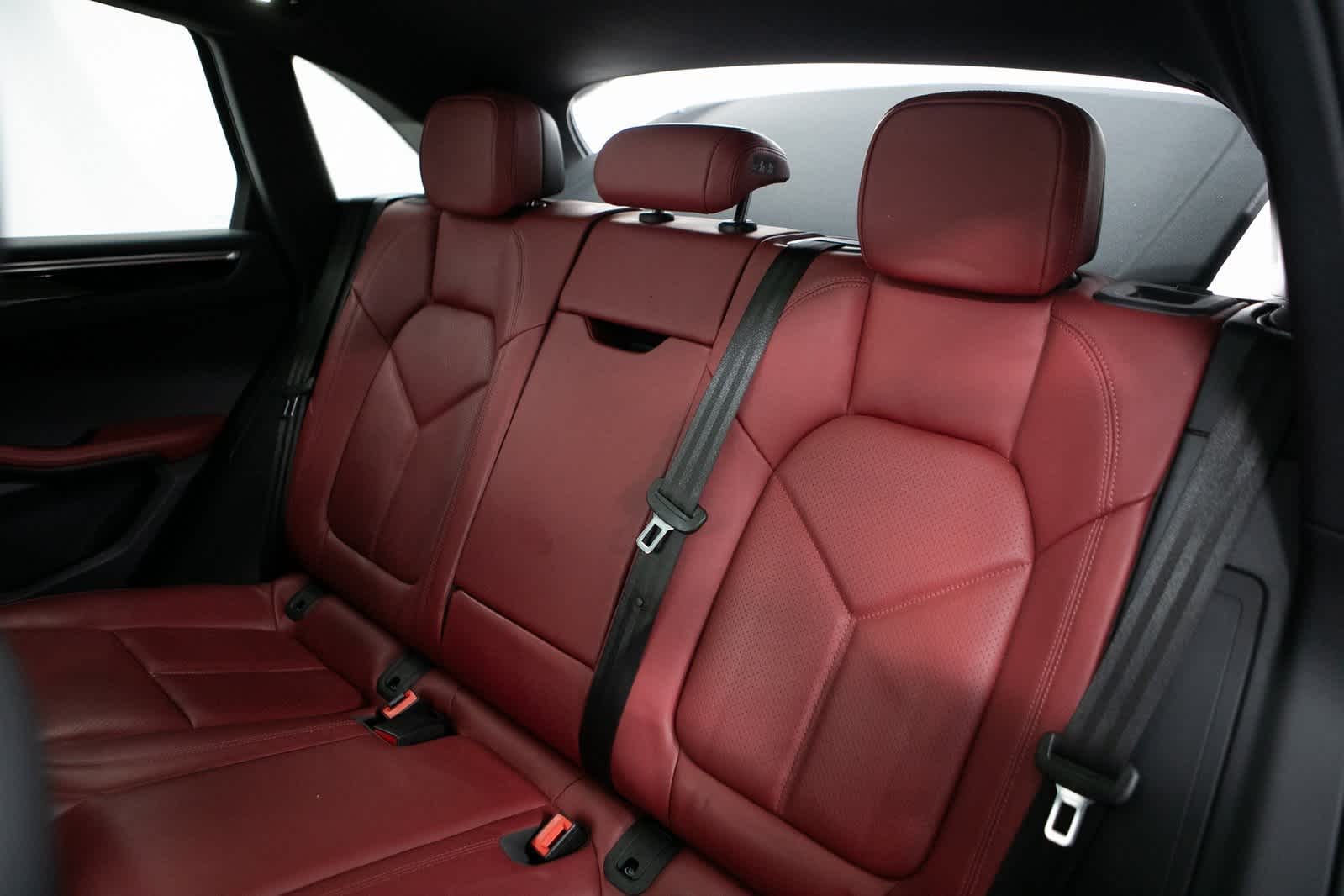 Thumbnail: 2024 Porsche Macan - 31