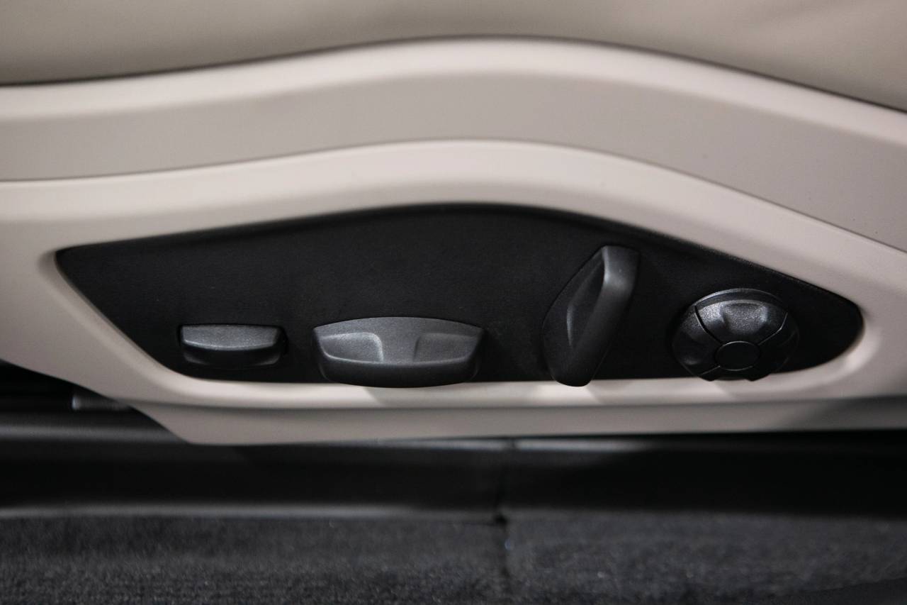 Thumbnail: 2026 Porsche Panamera - 24