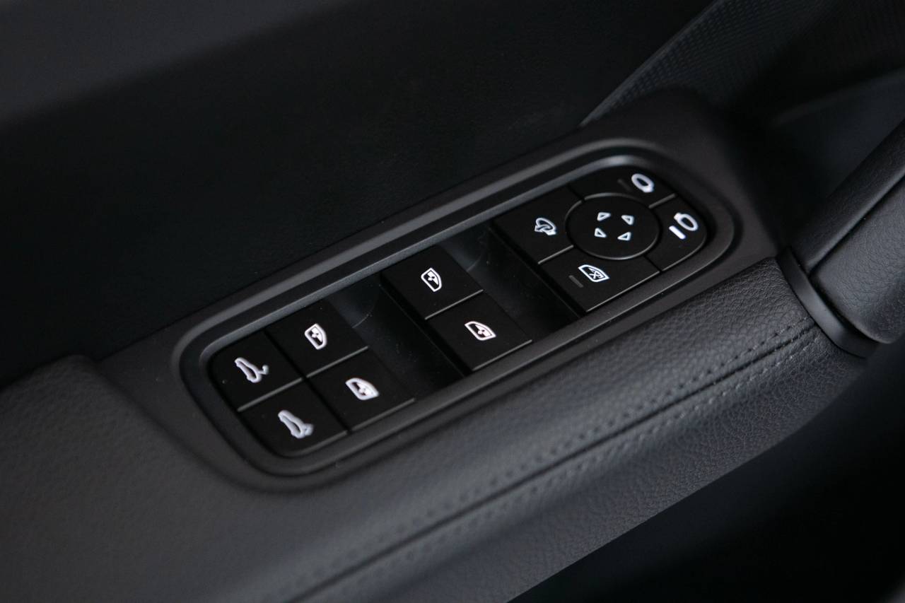 Thumbnail: 2026 Porsche  - 25