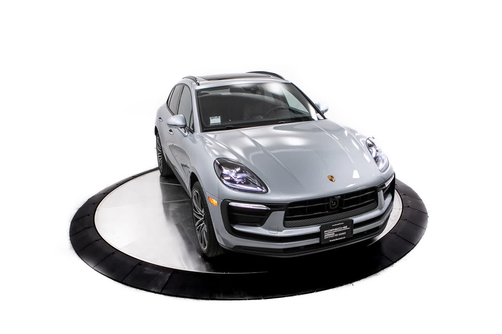Thumbnail: 2026 Porsche Macan - 22