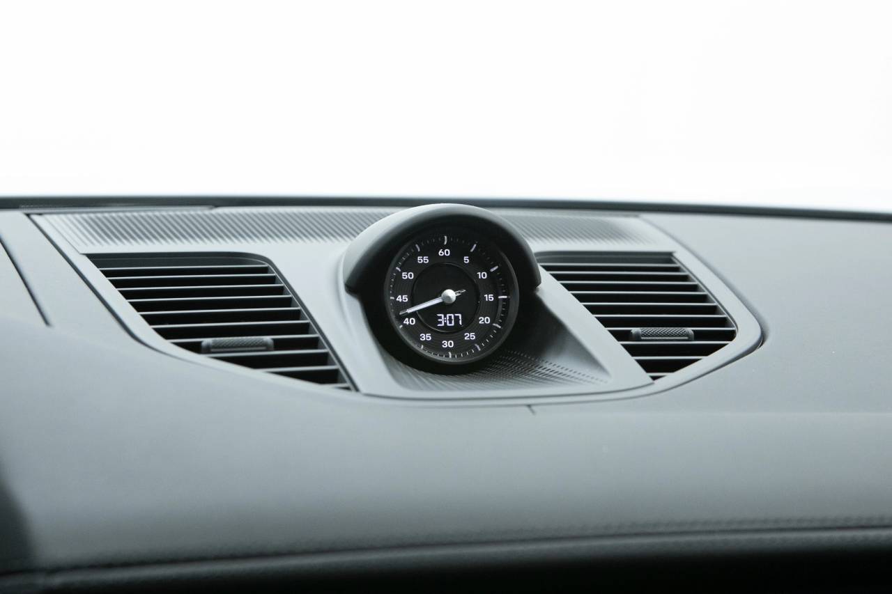 Thumbnail: 2026 Porsche Panamera - 30