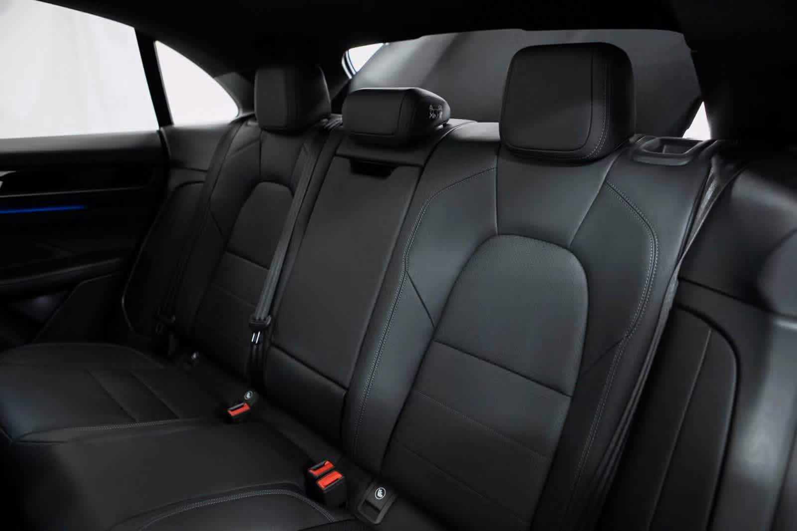 Thumbnail: 2025 Porsche Macan - 28