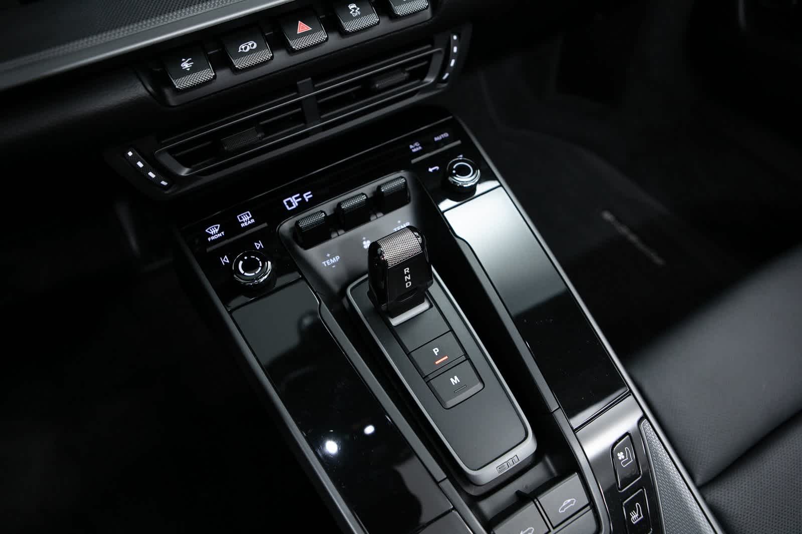 Thumbnail: 2022 Porsche 911 - 21