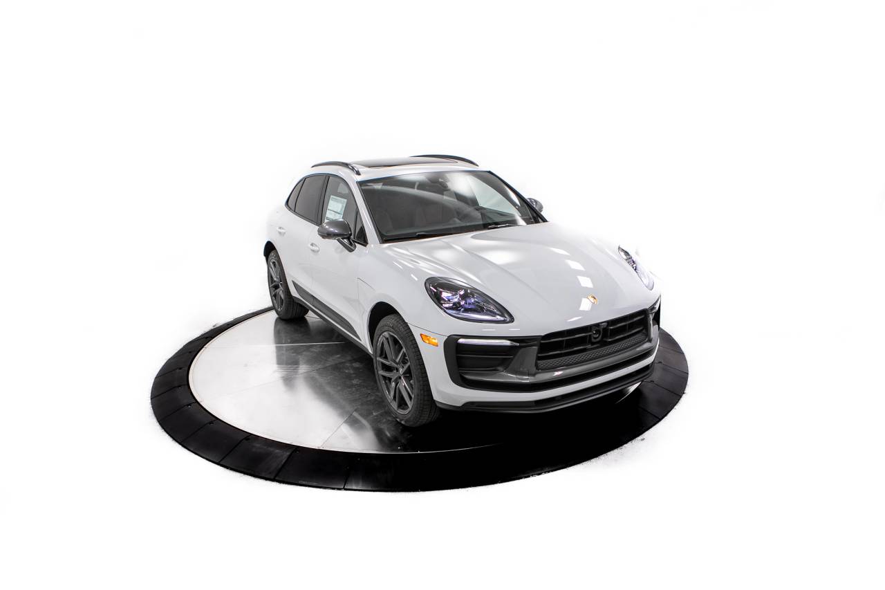 Thumbnail: 2026 Porsche Macan - 19