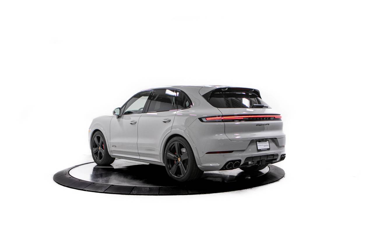 Thumbnail: 2026 Porsche Cayenne - 3
