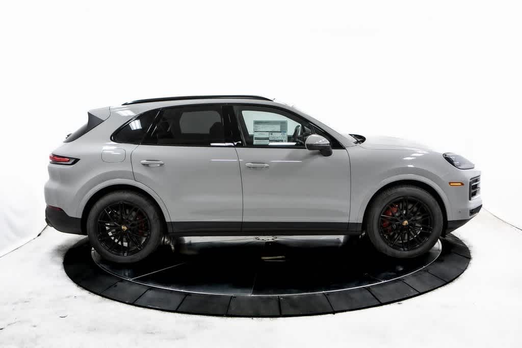 Thumbnail: 2025 Porsche Cayenne - 8
