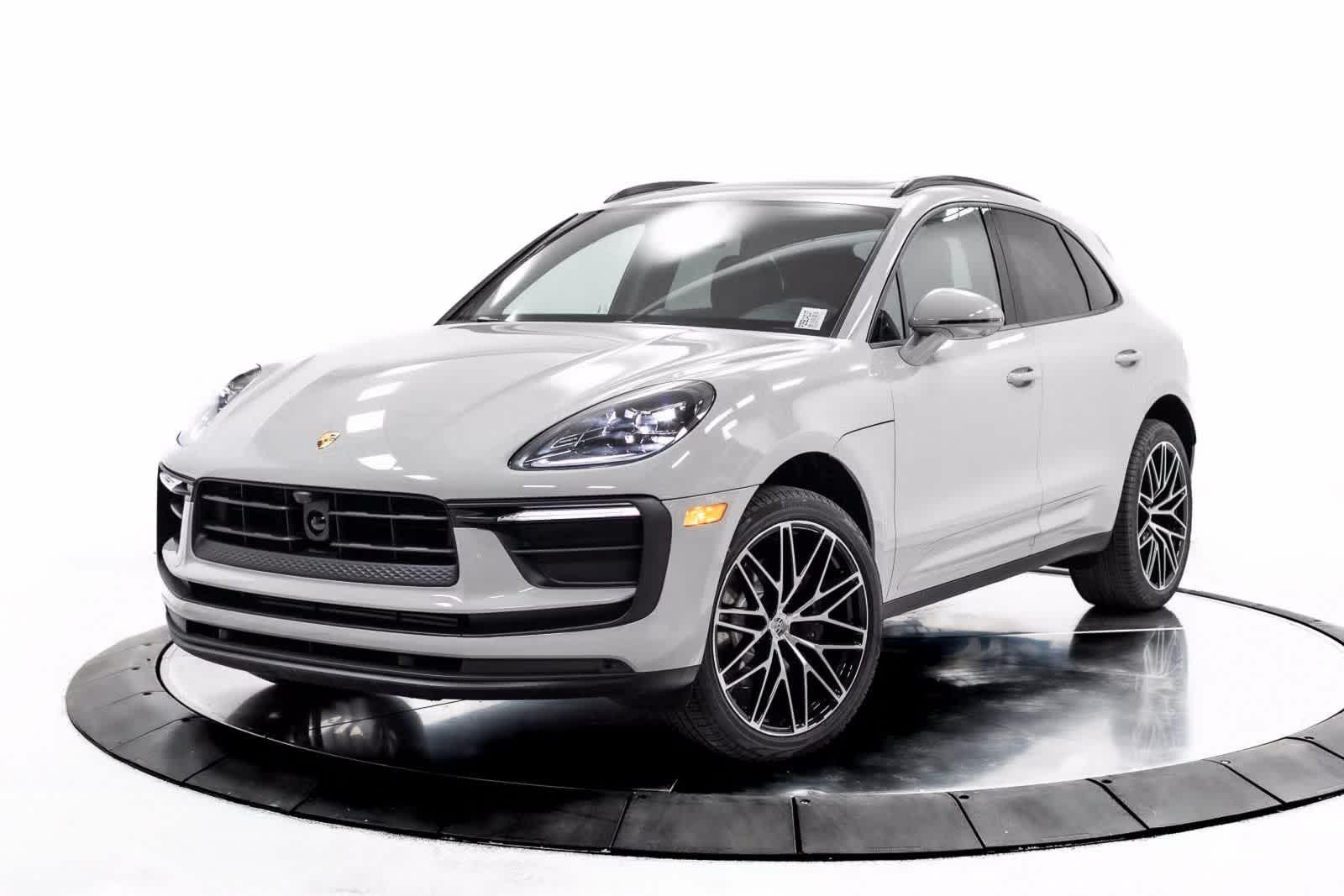 Thumbnail: 2025 Porsche Macan - 1