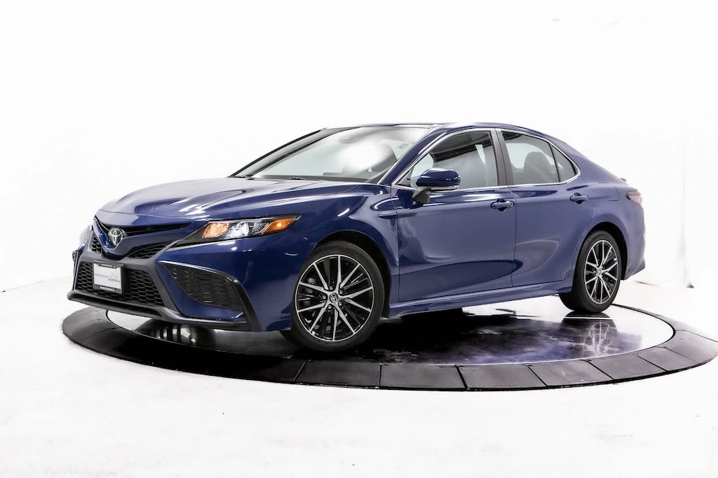 Used 2023 Toyota Camry SE Sedan