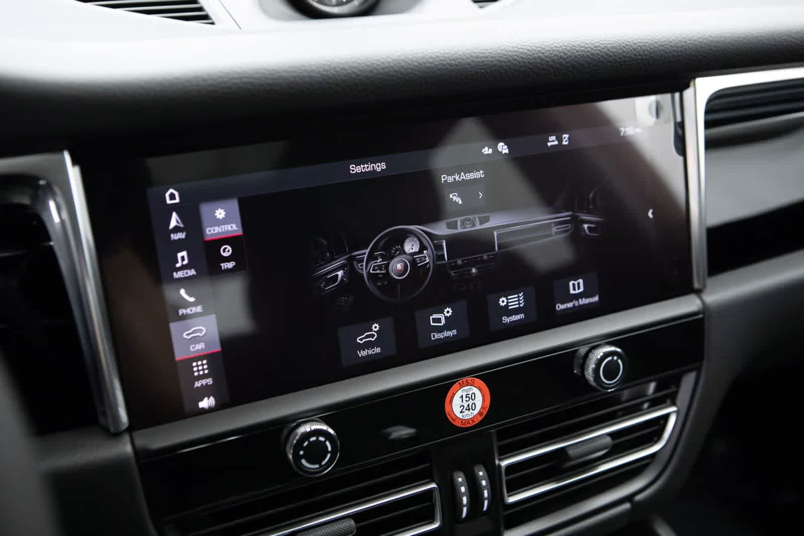 Thumbnail: 2026 Porsche Macan - 15