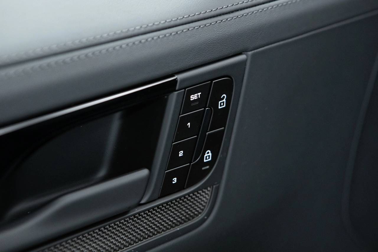 Thumbnail: 2026 Porsche  - 26