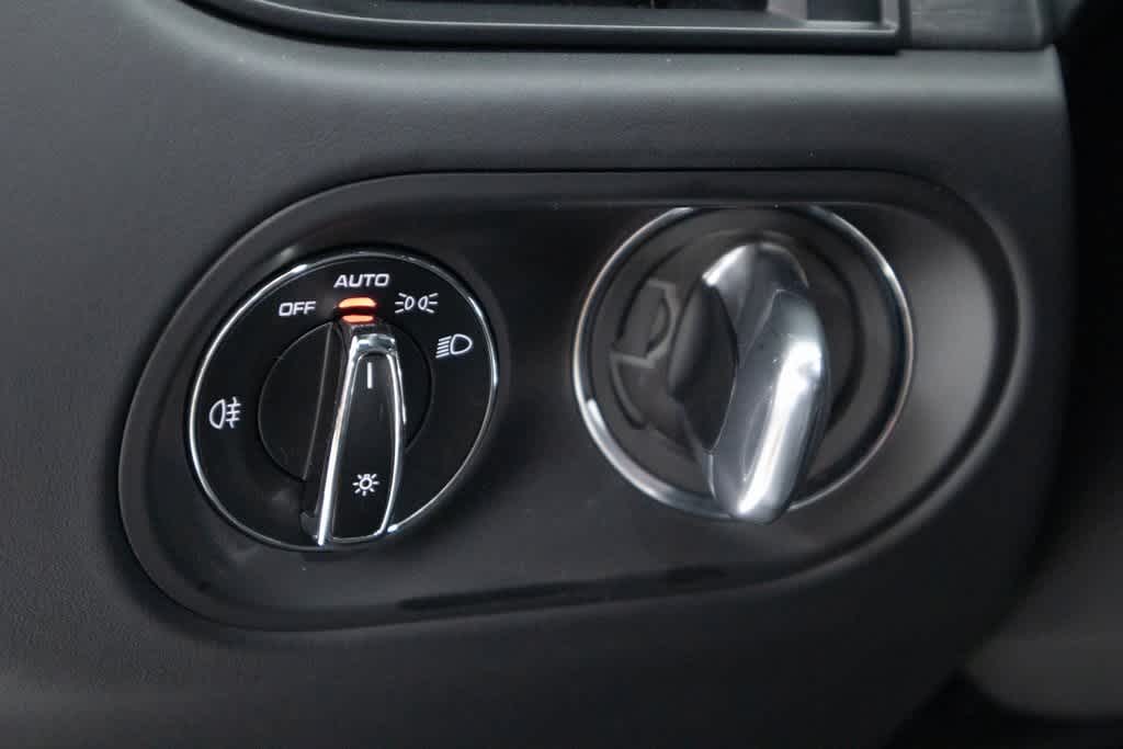 Thumbnail: 2024 Porsche Macan - 20