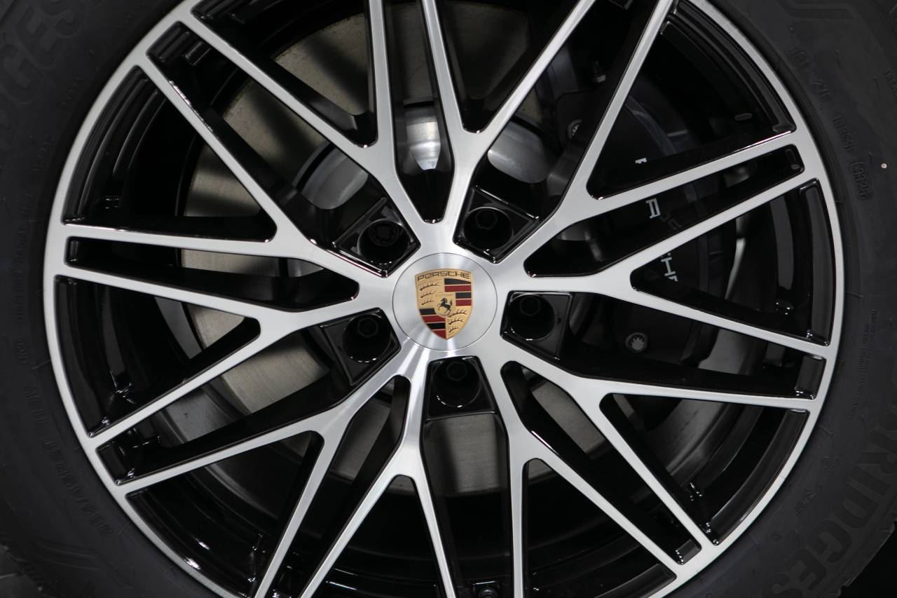 Thumbnail: 2026 Porsche Cayenne - 11