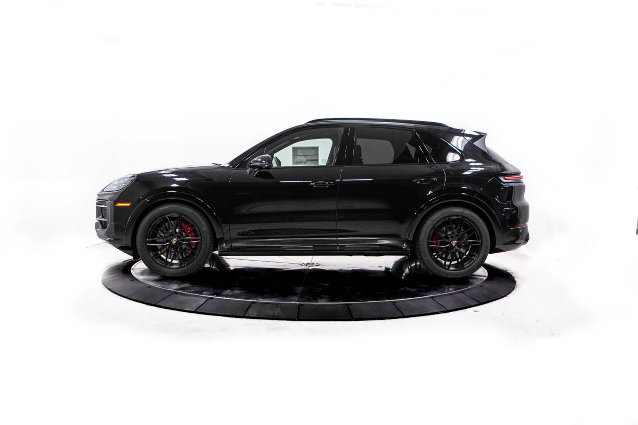 Thumbnail: 2026 Porsche Cayenne - 2