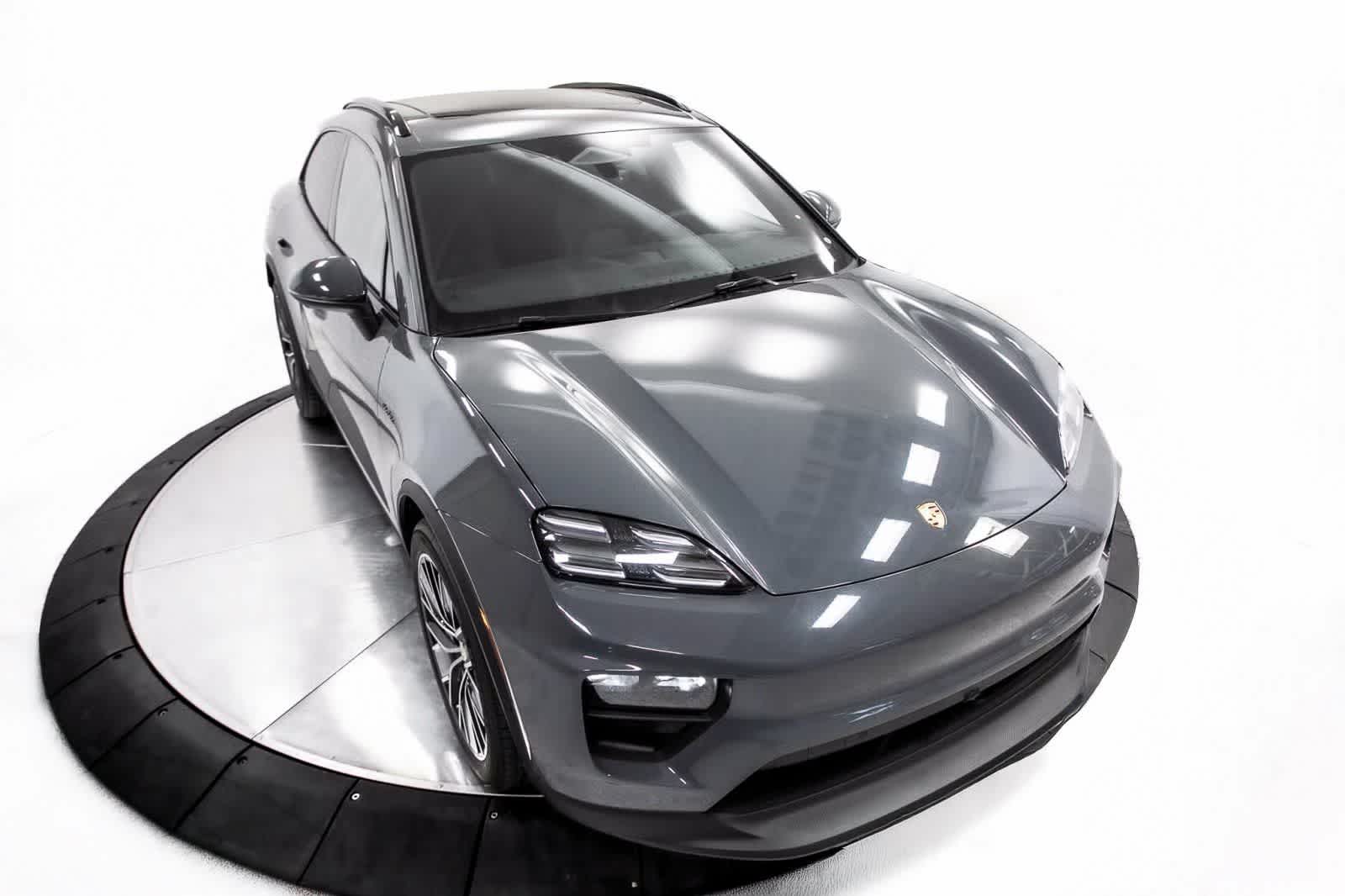 Thumbnail: 2025 Porsche Macan - 37