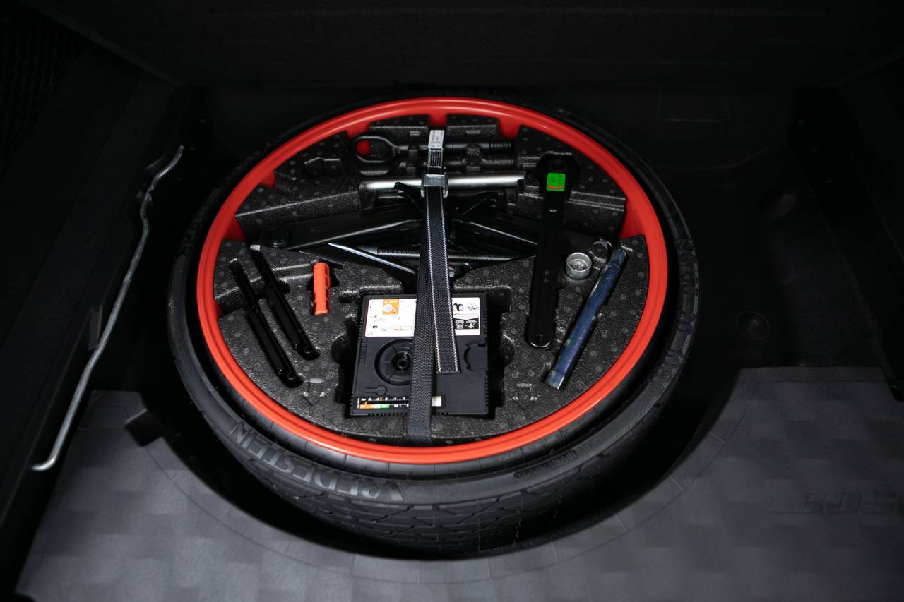 Thumbnail: 2026 Porsche Cayenne - 38