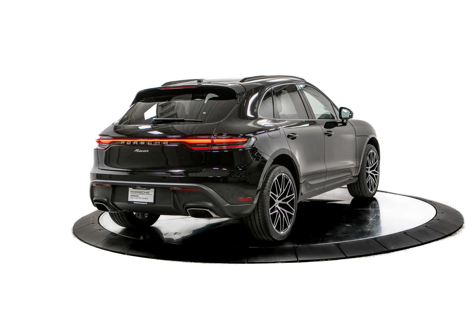 Thumbnail: 2026 Porsche Macan - 7