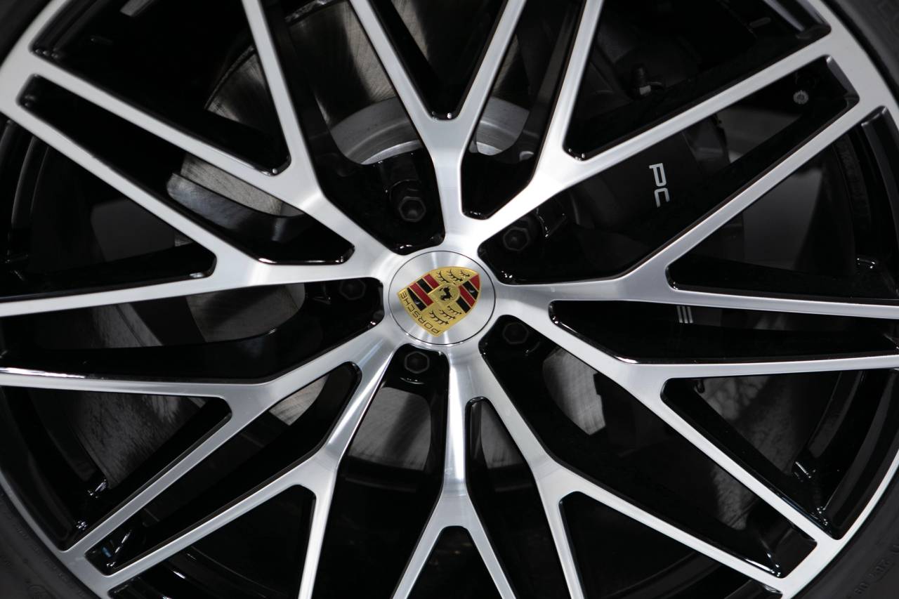 Thumbnail: 2026 Porsche Macan - 11